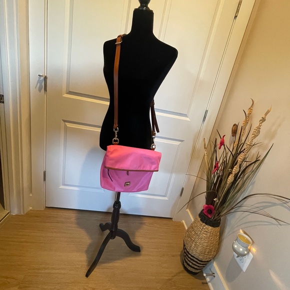 Authentic Nylon Dooney & Bourke Crossbody Bag - Picture 2 of 11
